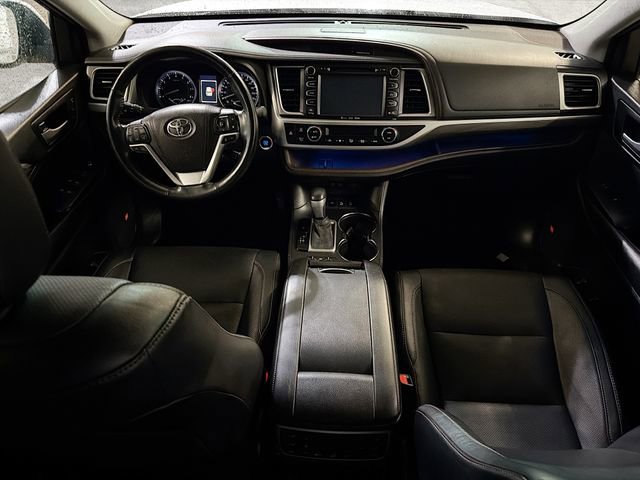 Used 2017 Toyota Highlander Limited AWD/4WD image 10