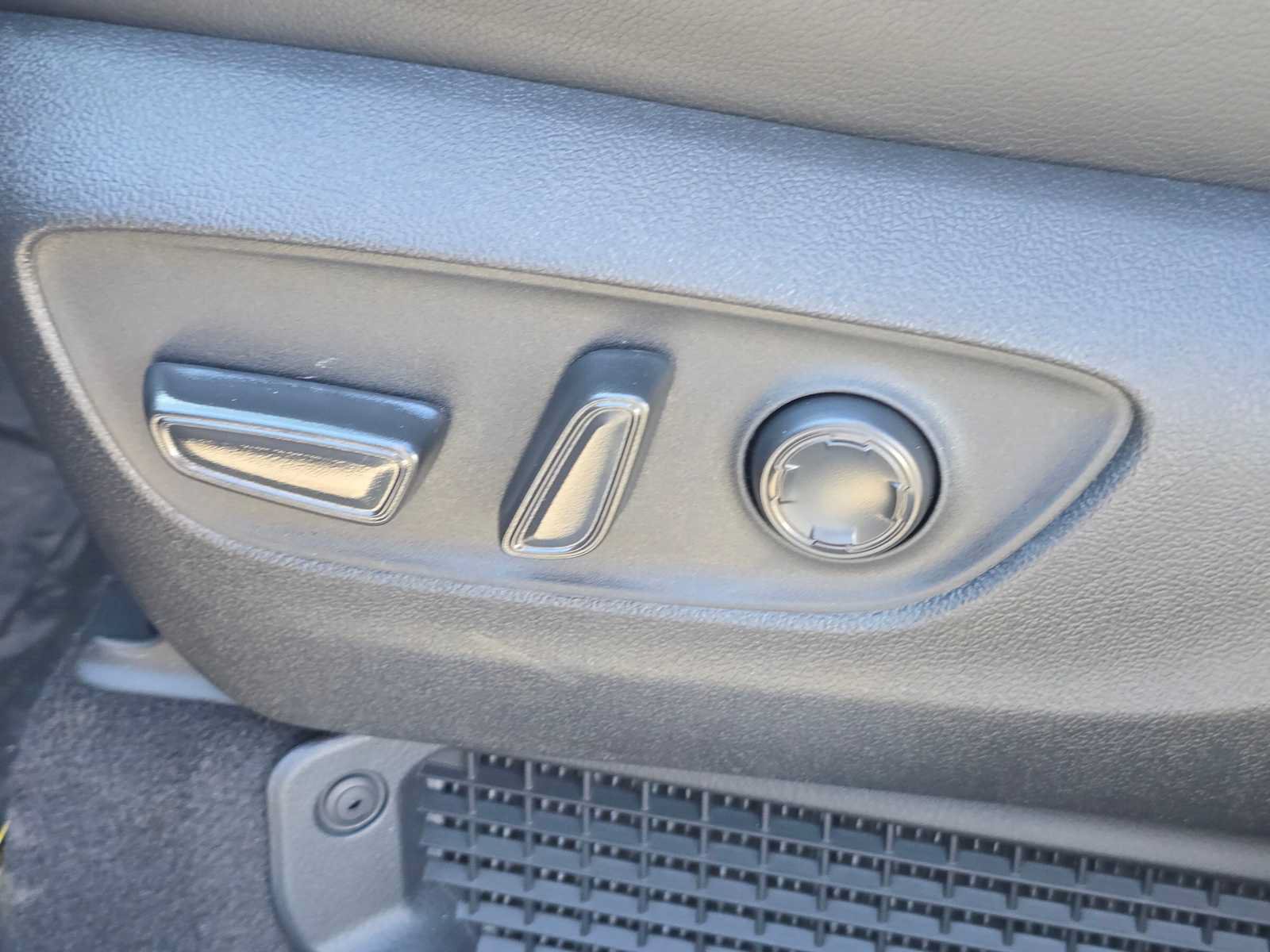 New 2026 Toyota Sienna Platinum AWD/4WD image 24