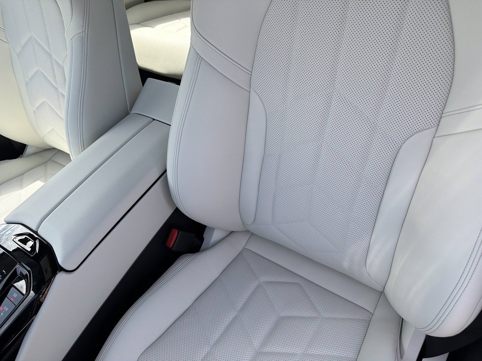 New 2027 BMW 530i xDrive w/ Premium Package AWD/4WD image 24