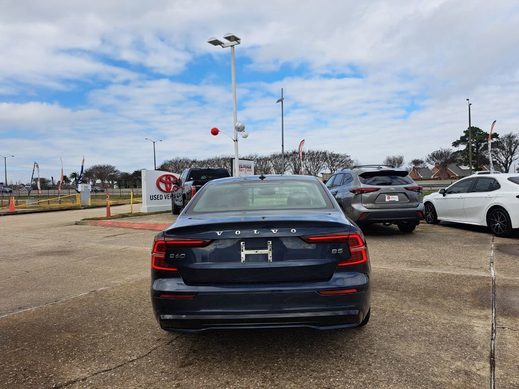 Used 2024 Volvo S60 B5 Core image 6