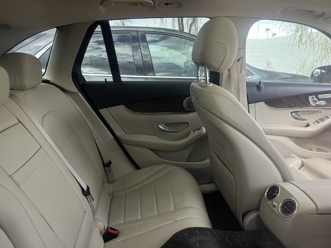 Used 2019 Mercedes-Benz GLC 300 4MATIC image 8