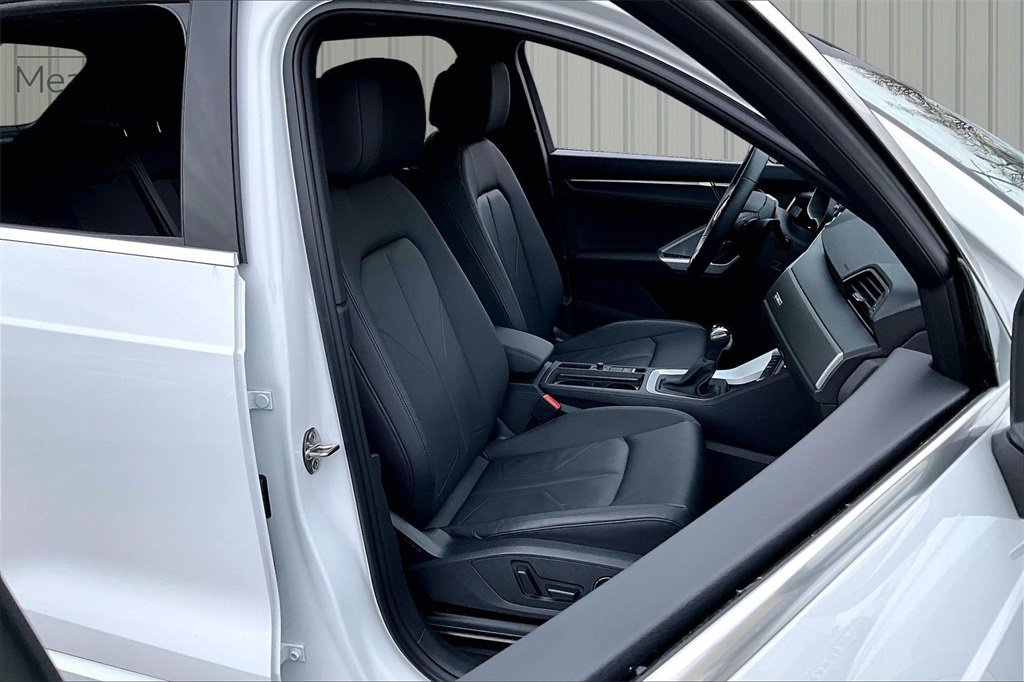 Used 2025 Audi Q3 2.0T Premium w/ Convenience Package image 29