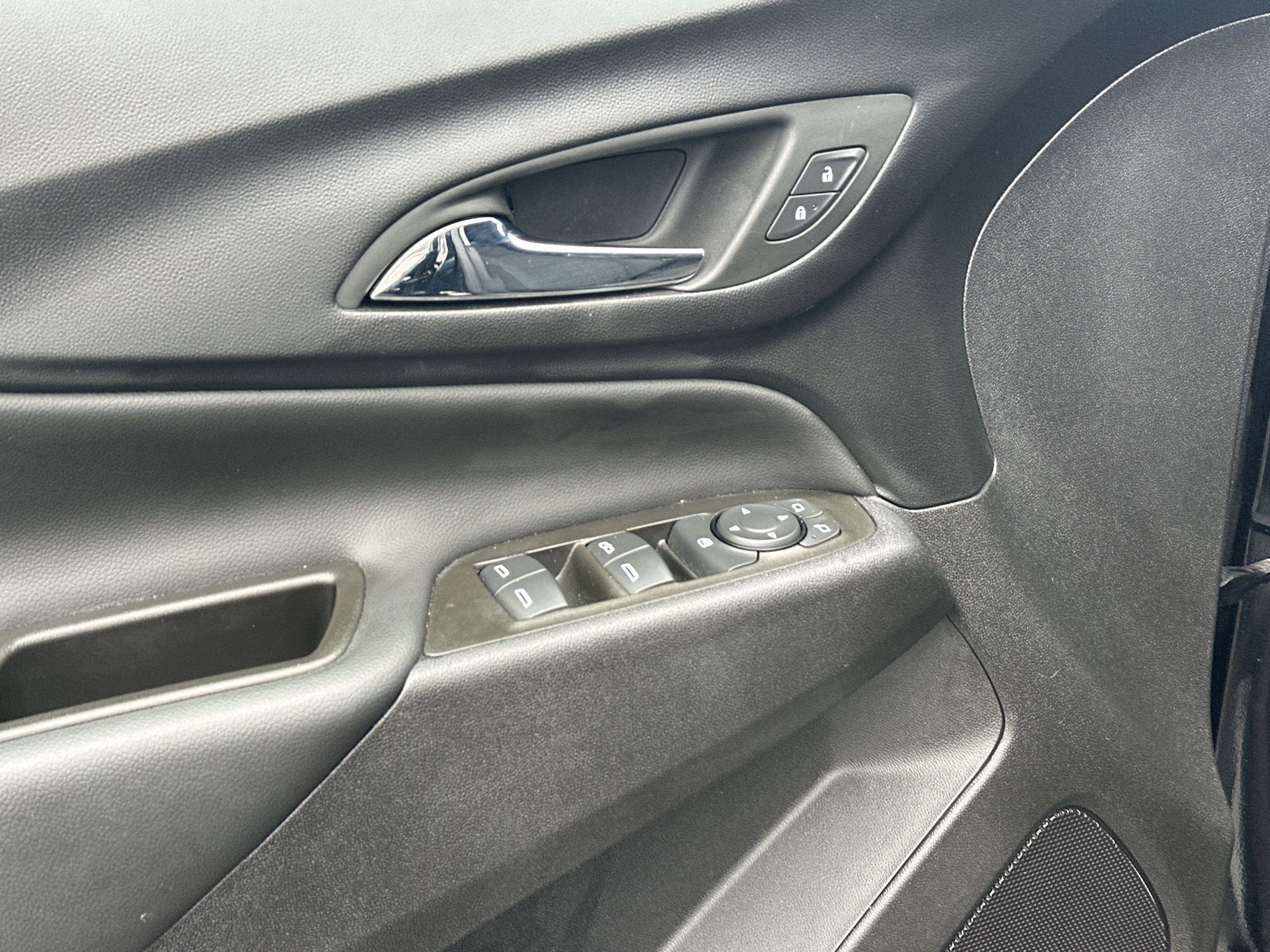 Certified 2024 Chevrolet Equinox LT w/ LPO, Floor Liner Package image 12