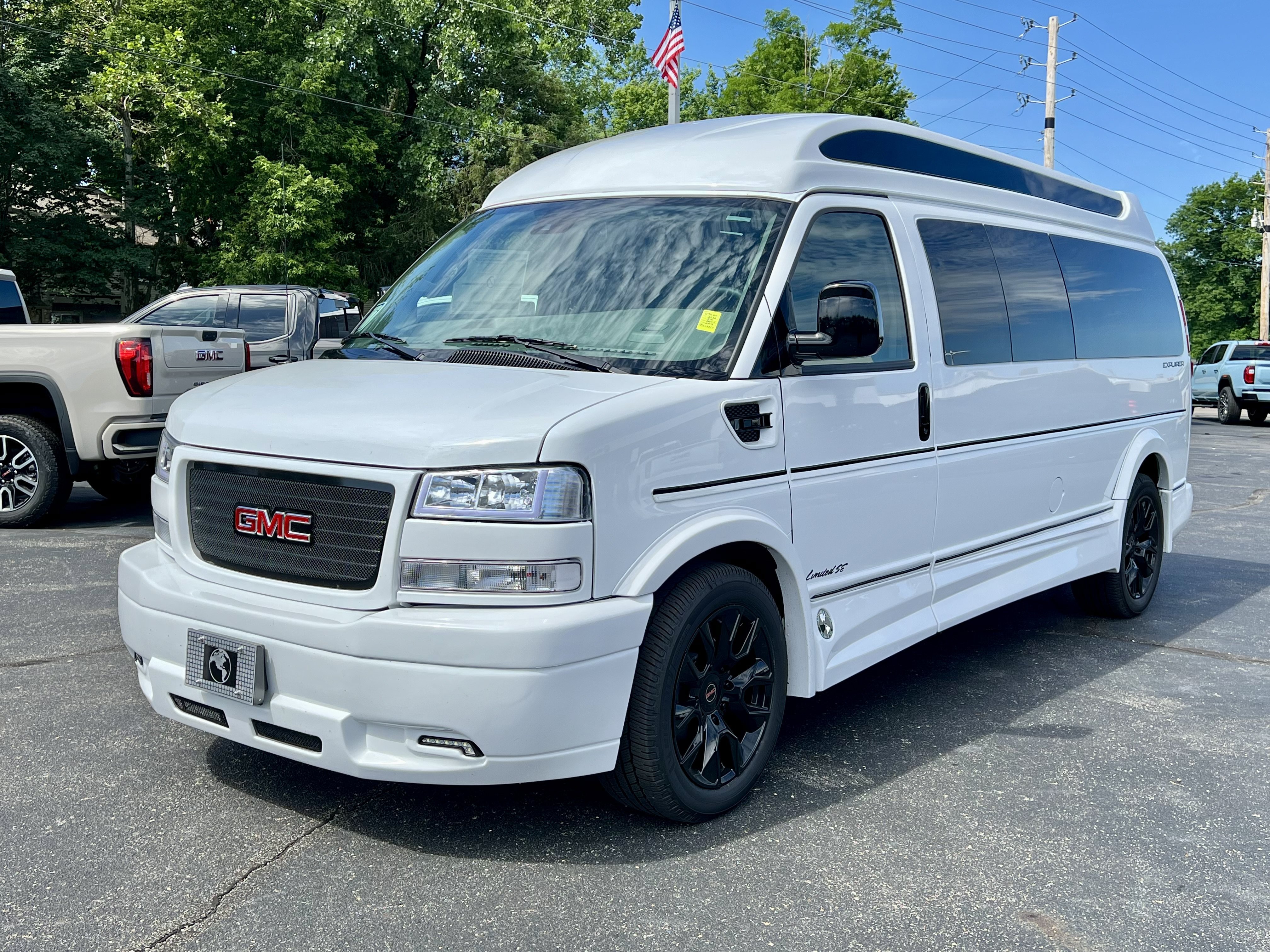 New 2026 GMC Savana 2500 Extended w/ Driver Convenience Package RWD image 3