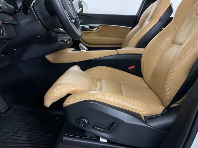 Certified 2025 Volvo XC90 T8 Ultra w/ Protection Package AWD/4WD image 31