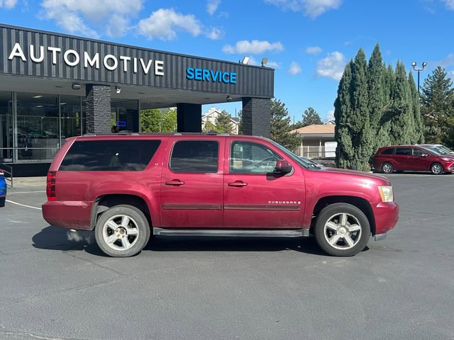Used 2007 Chevrolet Suburban LT w/ LT Preferred Equipment Group AWD/4WD image 3