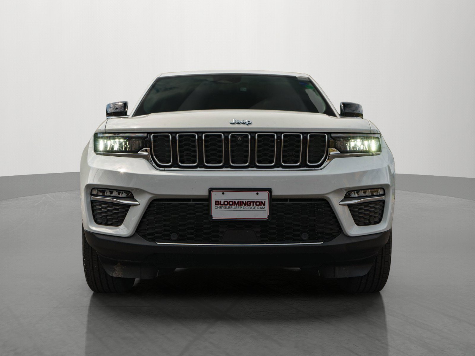 Used 2022 Jeep Grand Cherokee Limited 4xe w/ Luxury Tech Group II AWD/4WD image 2