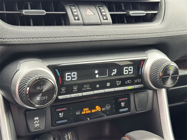 Used 2025 Toyota RAV4 Limited image 20