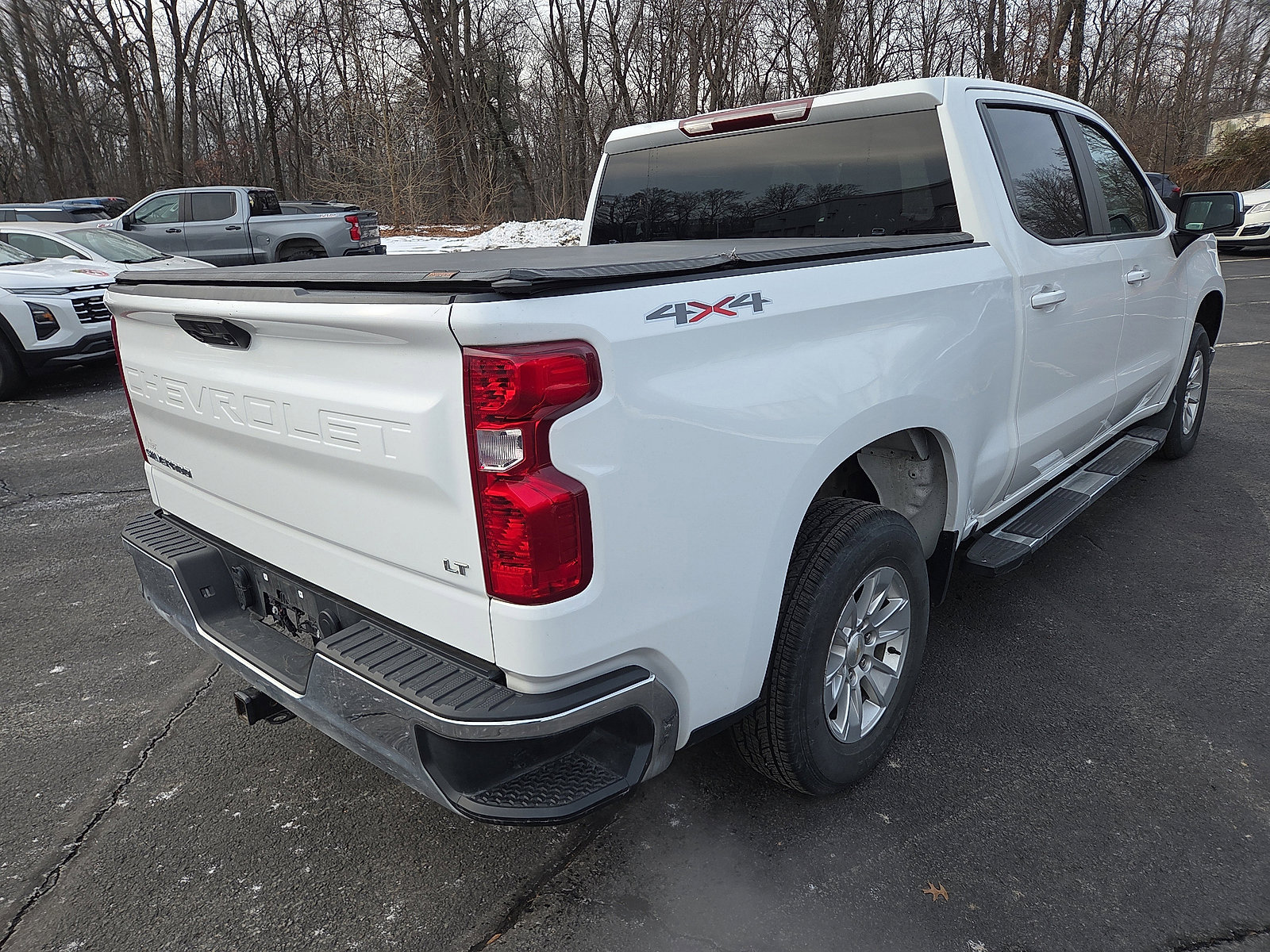 Used 2022 Chevrolet Silverado 1500 LT image 3
