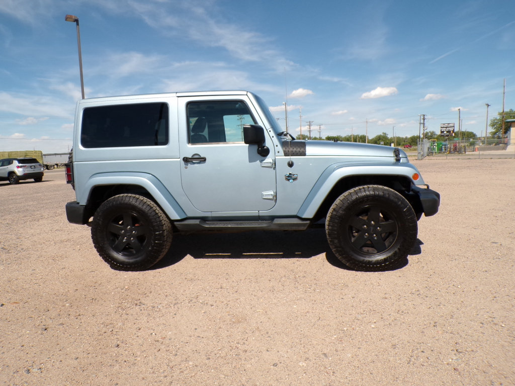 Used 2012 Jeep Wrangler Sahara AWD/4WD image 4