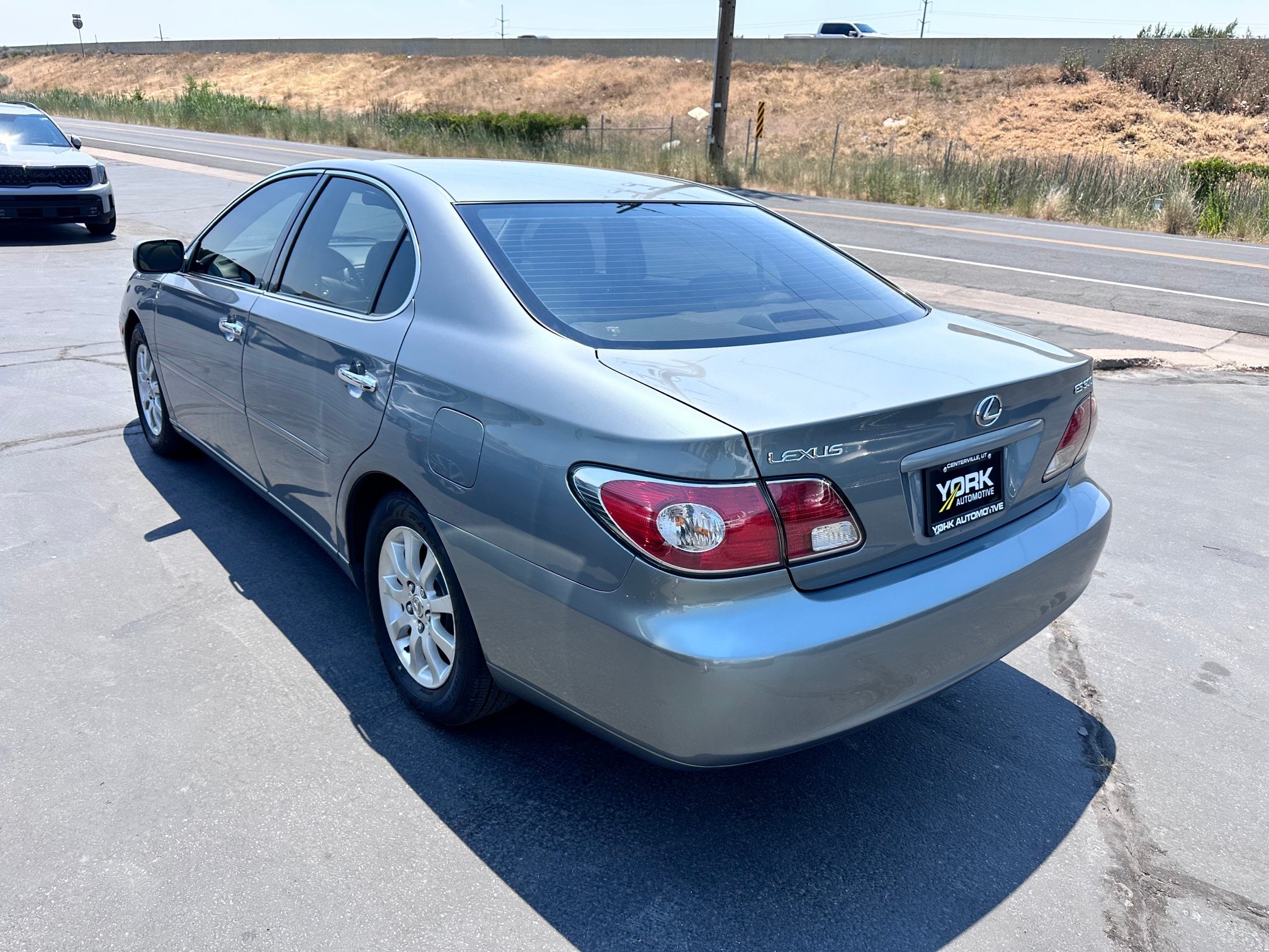 Used 2002 Lexus ES 330 FWD image 4