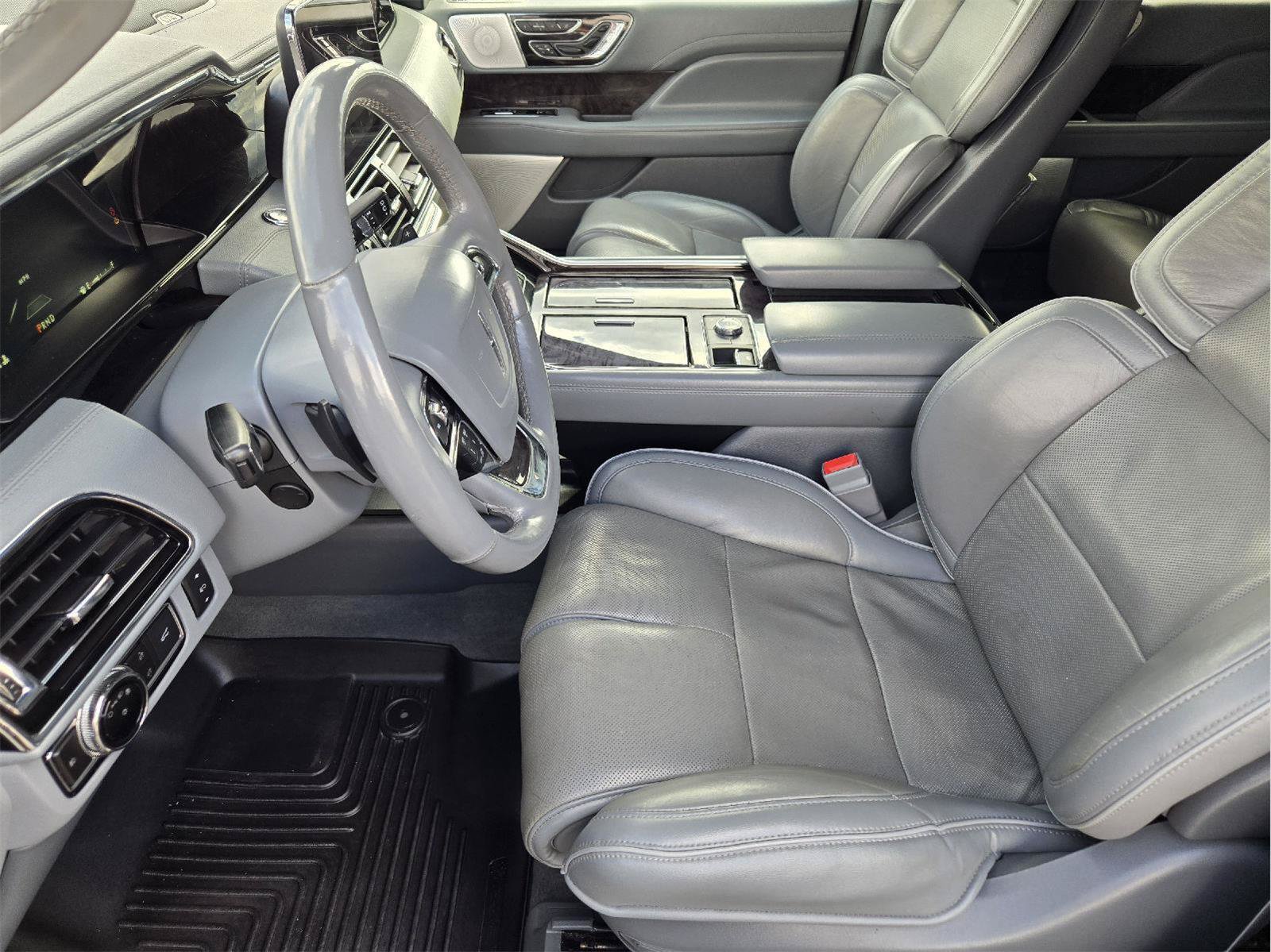 Used 2019 Lincoln Navigator L Reserve AWD/4WD image 11