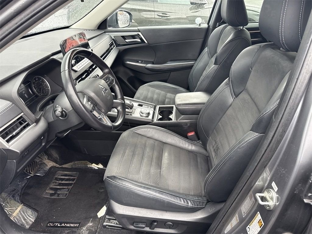 Used 2022 Mitsubishi Outlander SE image 6
