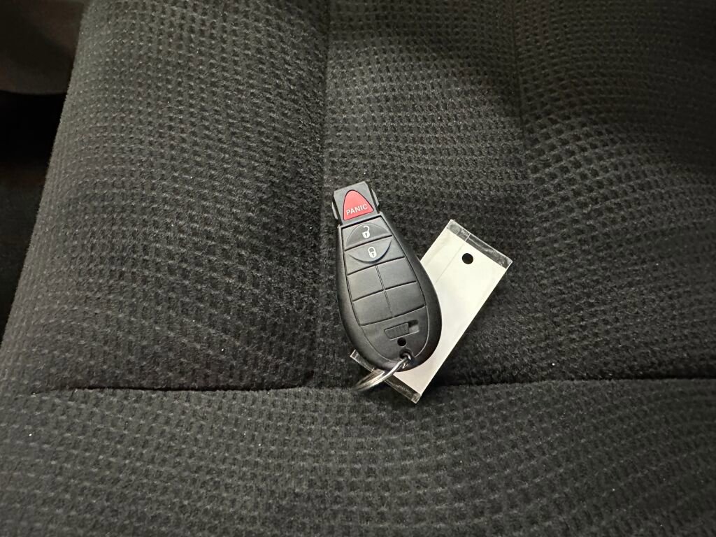 Used 2019 Dodge Grand Caravan SE image 4