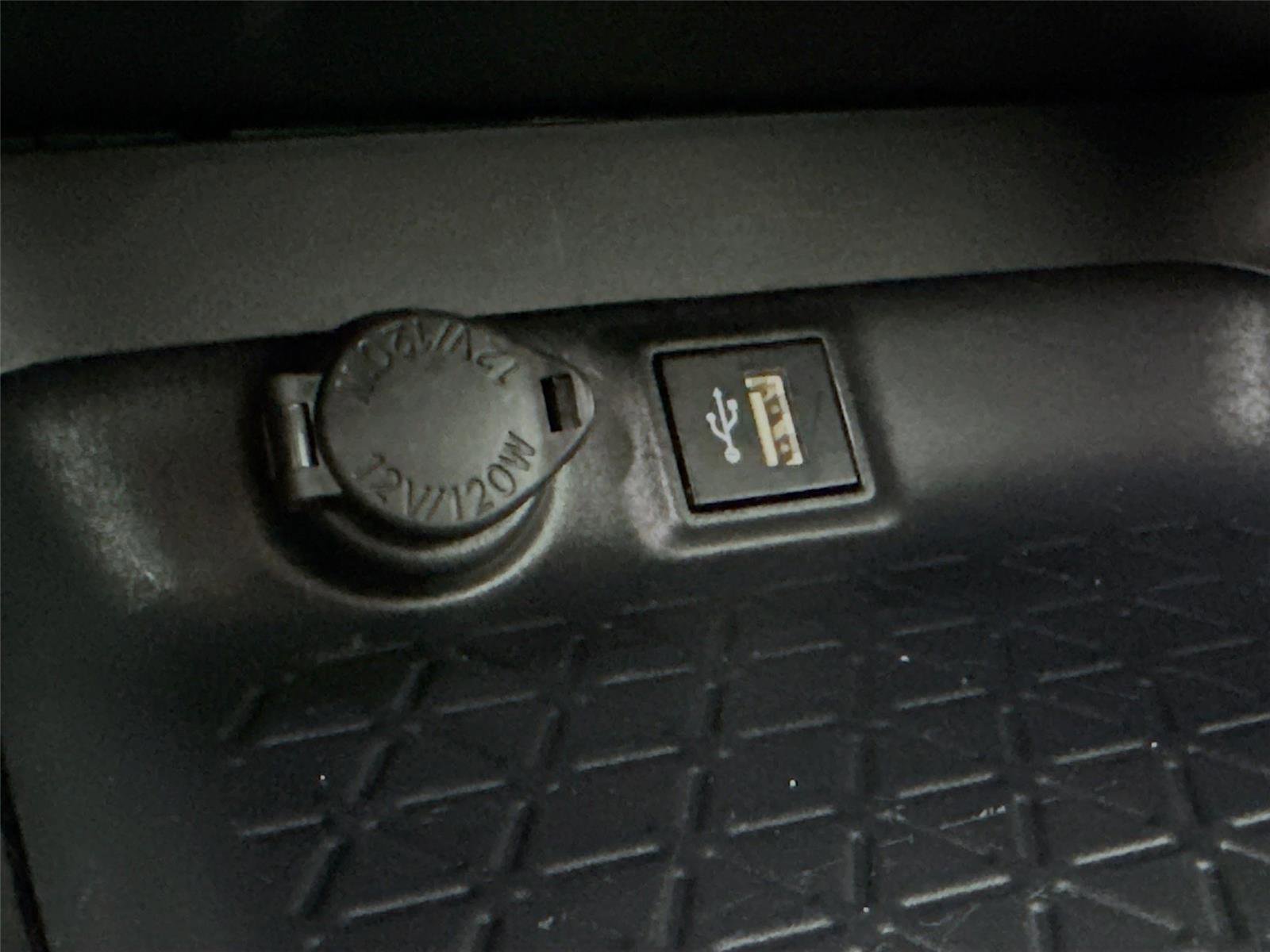 Certified 2025 Toyota RAV4 XLE AWD/4WD image 30