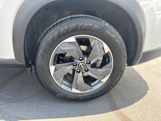 Used 2024 Nissan Rogue SV FWD image 25