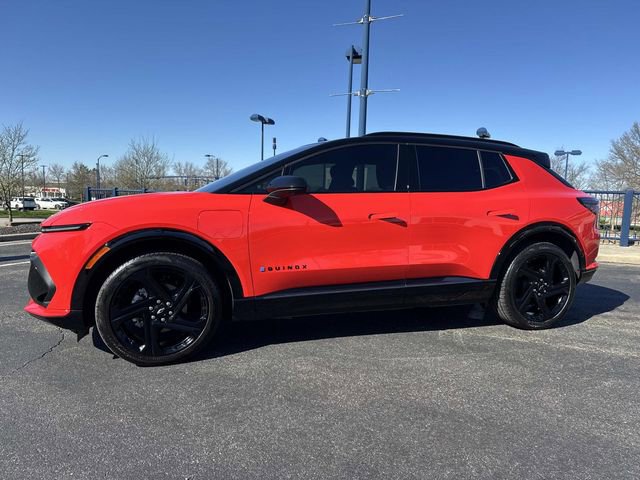 Used 2025 Chevrolet Equinox EV RS image 2