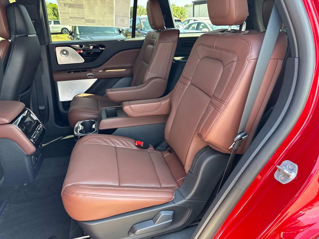 New 2025 Lincoln Aviator Reserve image 14