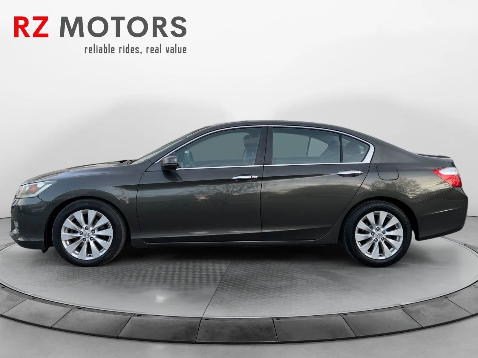 Used 2013 Honda Accord EX image 2
