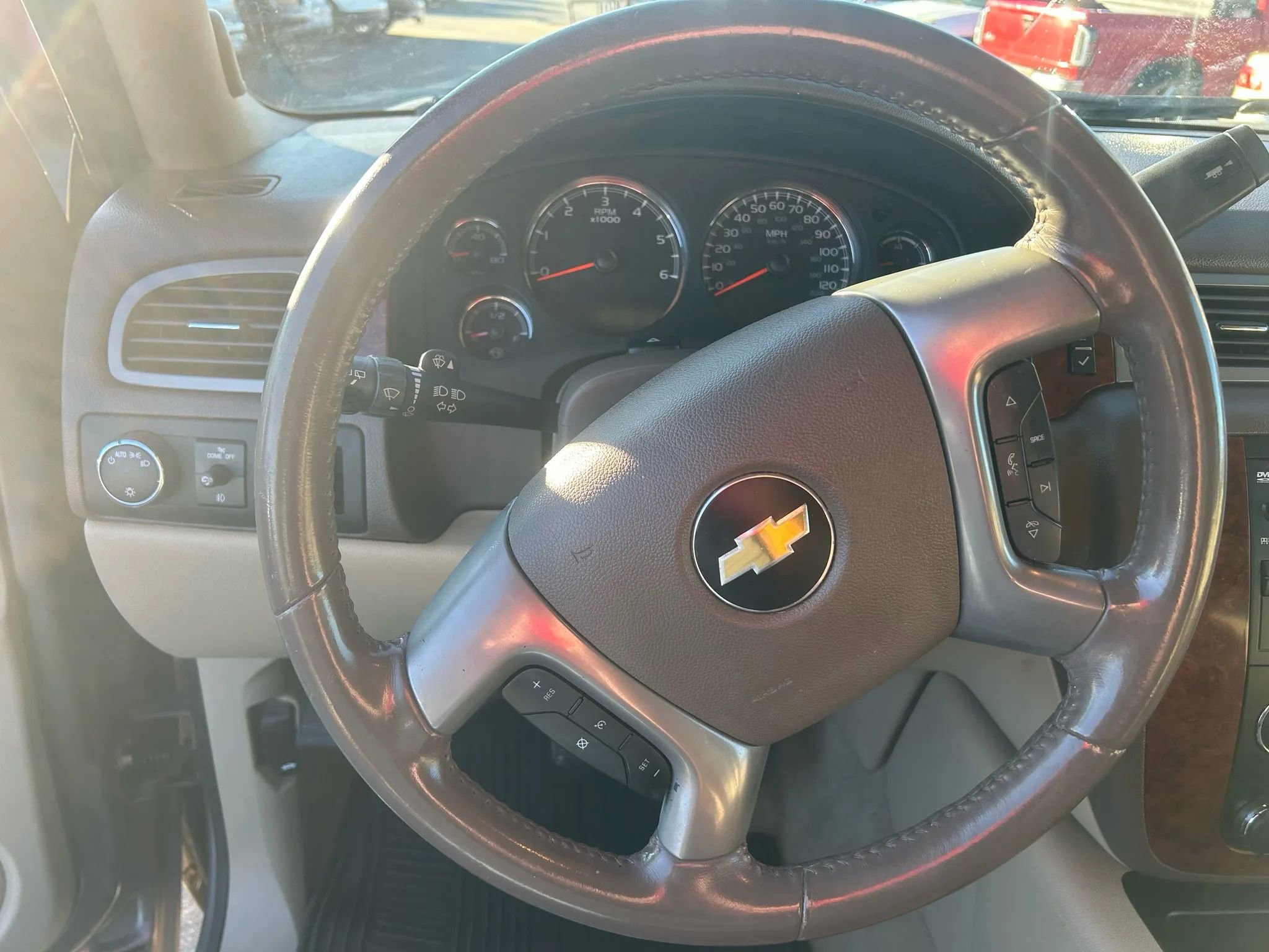 Used 2014 Chevrolet Tahoe LT w/ Luxury Package RWD image 18