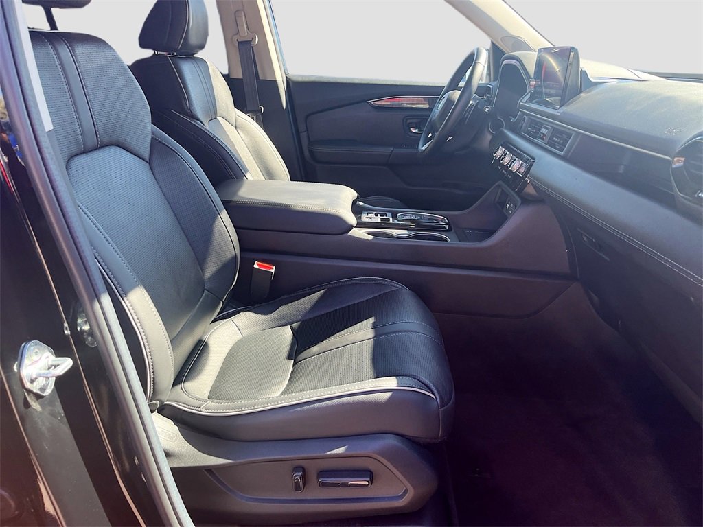 Used 2025 Honda Pilot Elite image 29