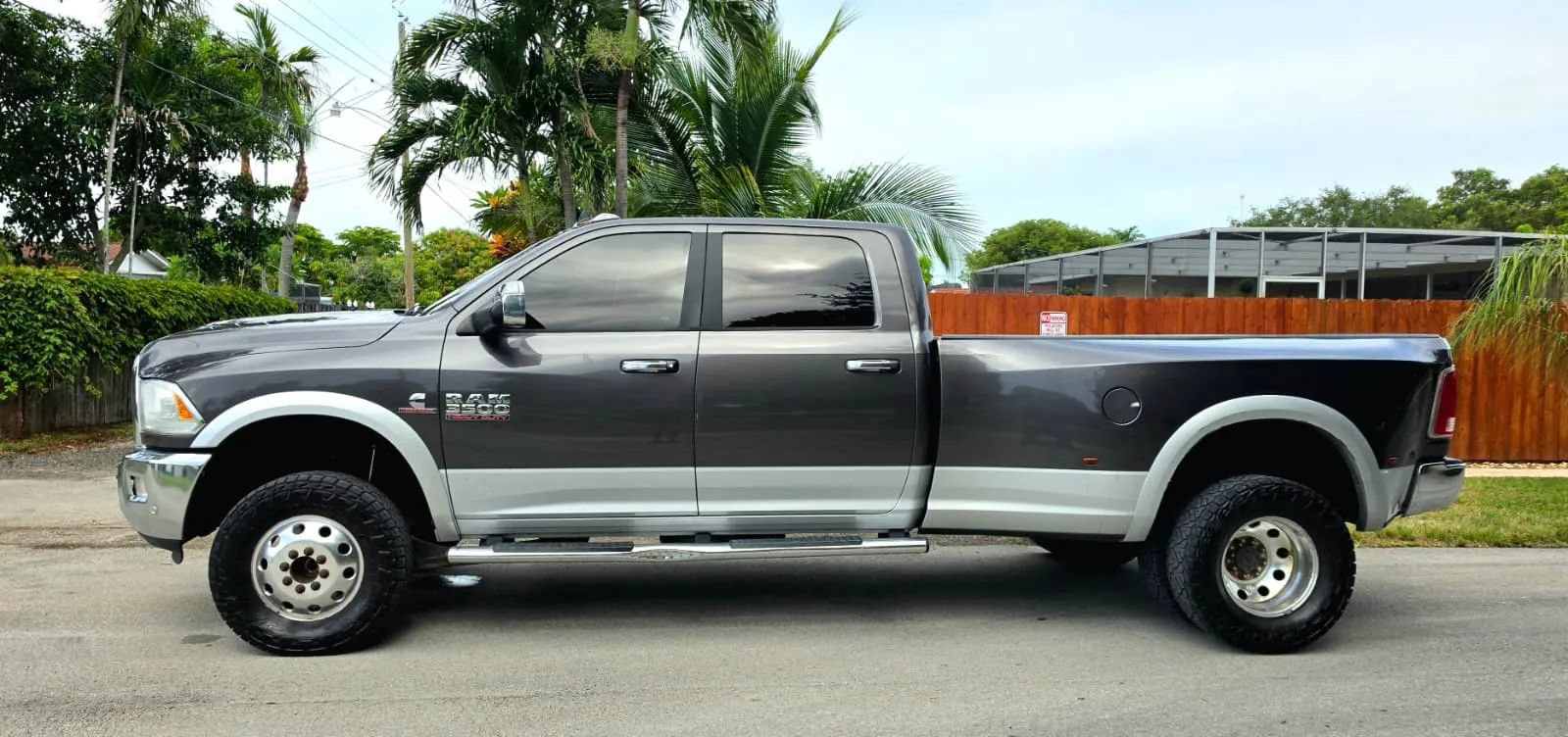 Used 2017 RAM 3500 Laramie AWD/4WD image 8