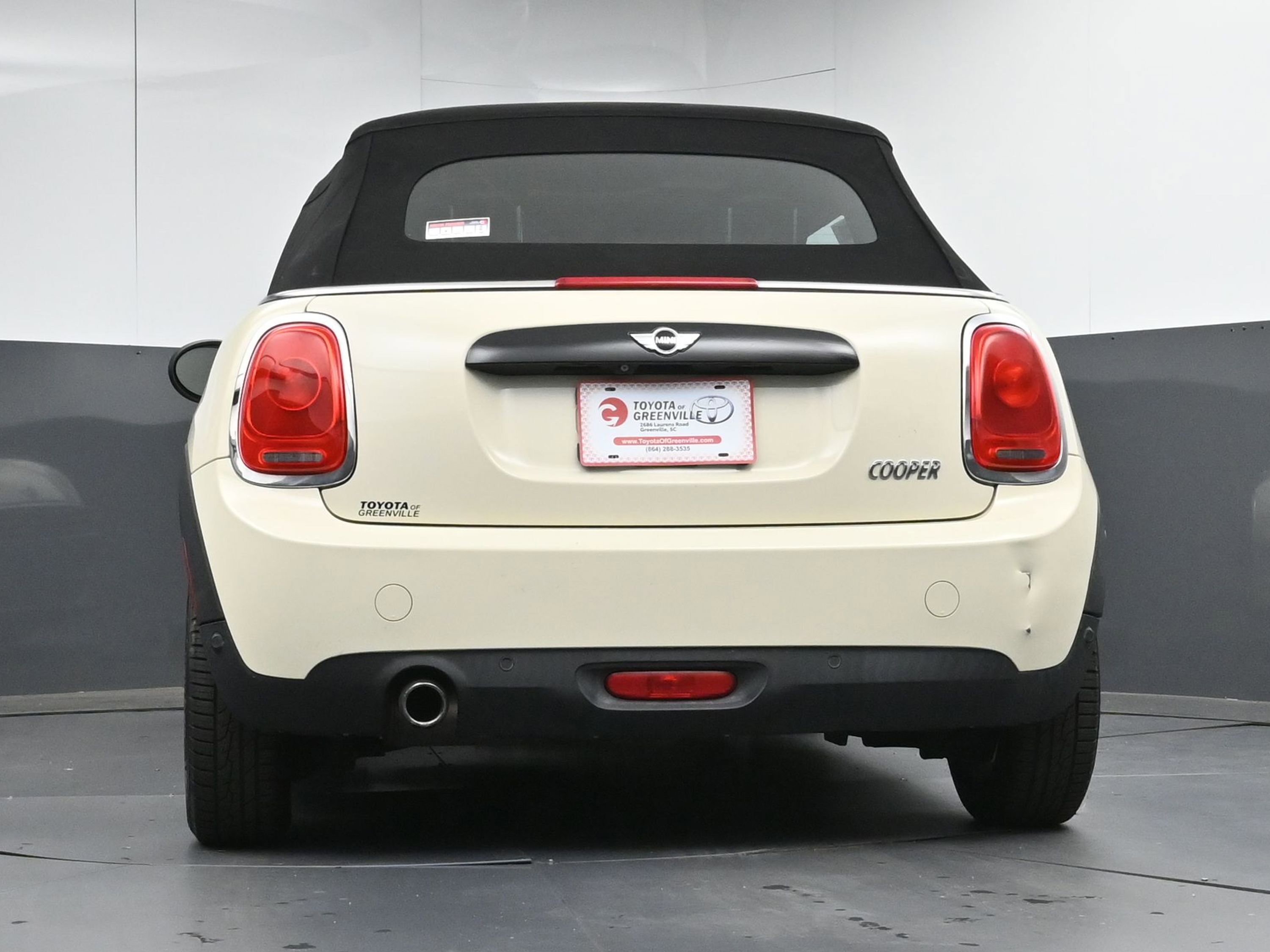 Used 2017 MINI Cooper Convertible image 27