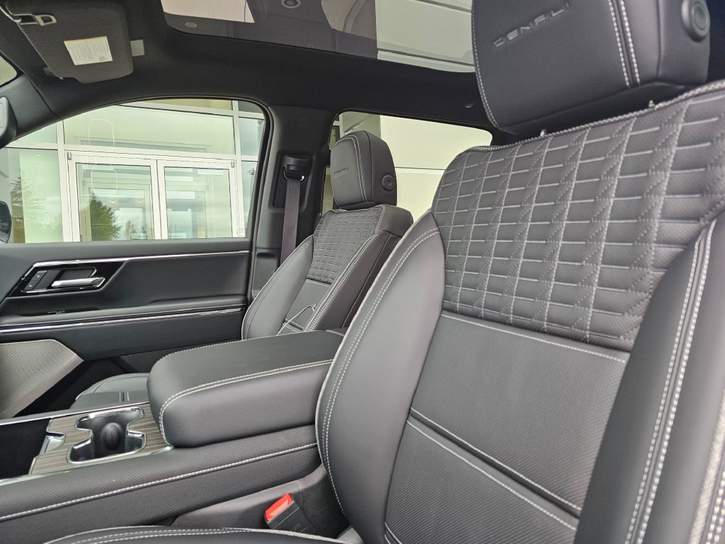 Used 2025 GMC Sierra EV Denali AWD/4WD image 22