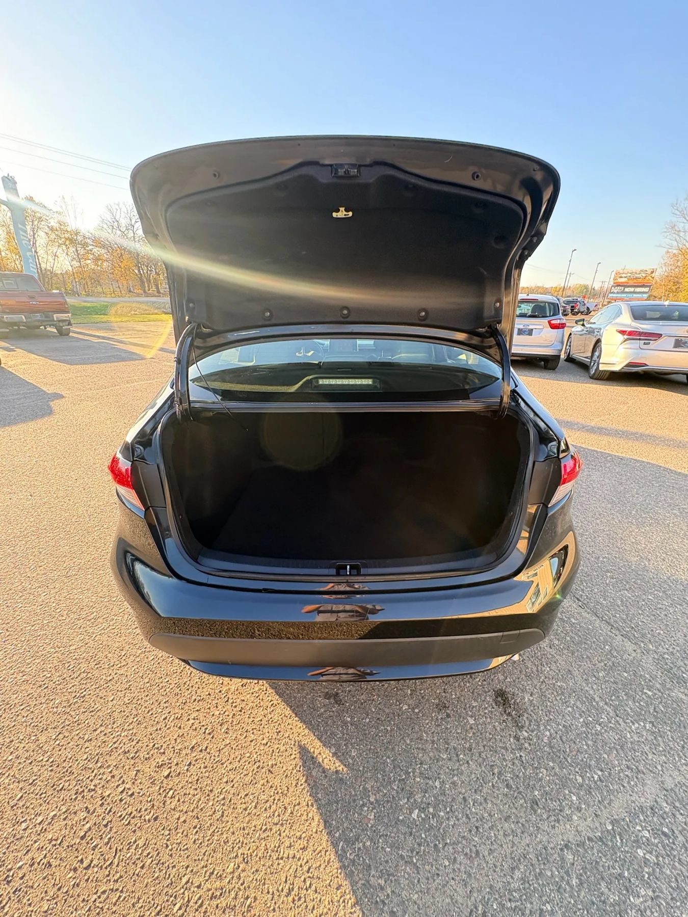 Used 2020 Toyota Corolla LE FWD image 35