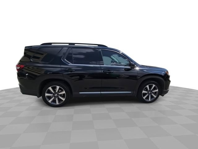 Used 2025 Honda Pilot Touring image 9