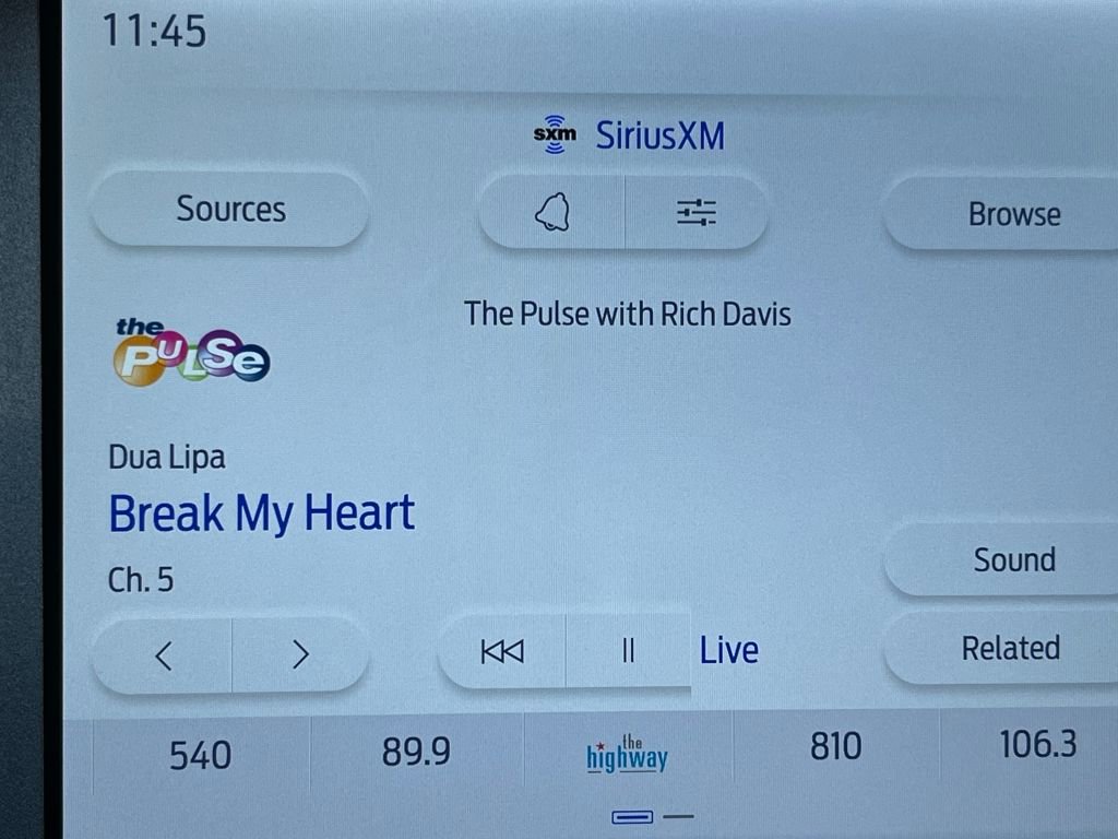 New 2025 Ford Bronco Outer Banks w/ Black Appearance Package image 17