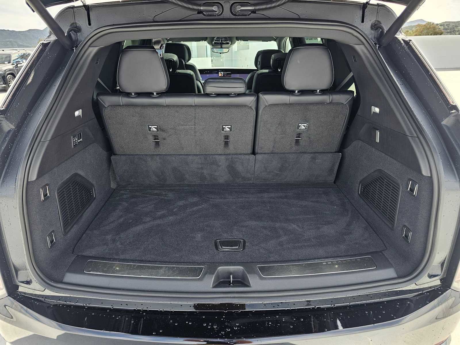 Used 2025 Cadillac Escalade IQ Luxury 1 image 15
