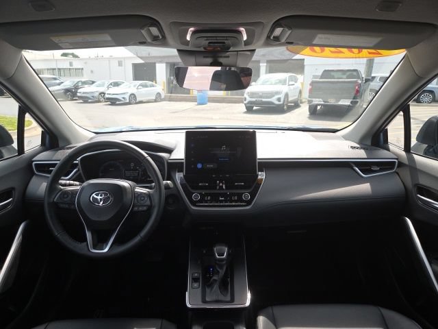 Used 2026 Toyota Corolla Cross XLE FWD image 21