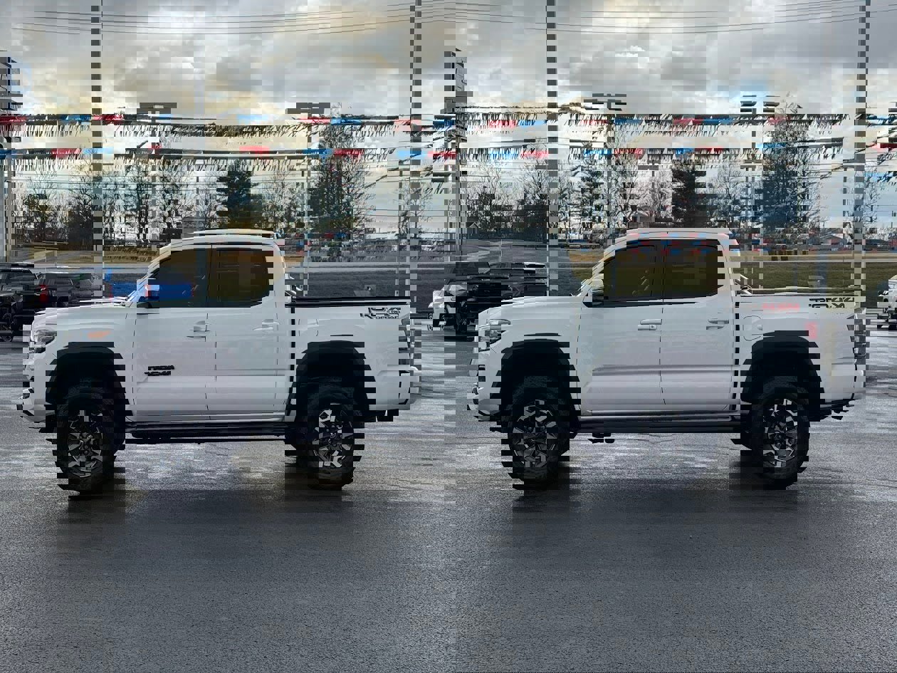 Used 2021 Toyota Tacoma TRD Off-Road w/ Technology Package image 8