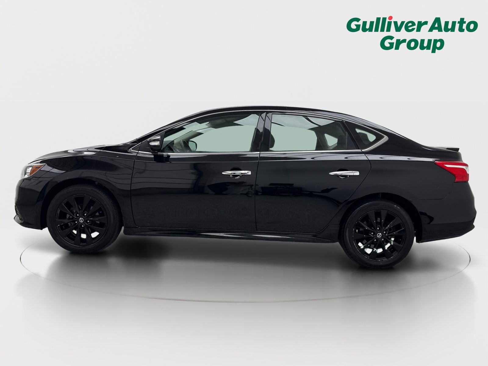 Used 2018 Nissan Sentra SR w/ SR Midnight Edition Package image 3