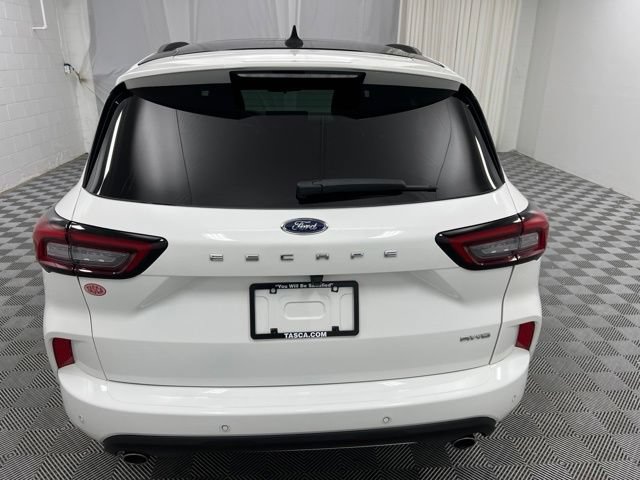 Used 2023 Ford Escape ST-Line w/ Tech Pack #1 AWD/4WD image 7