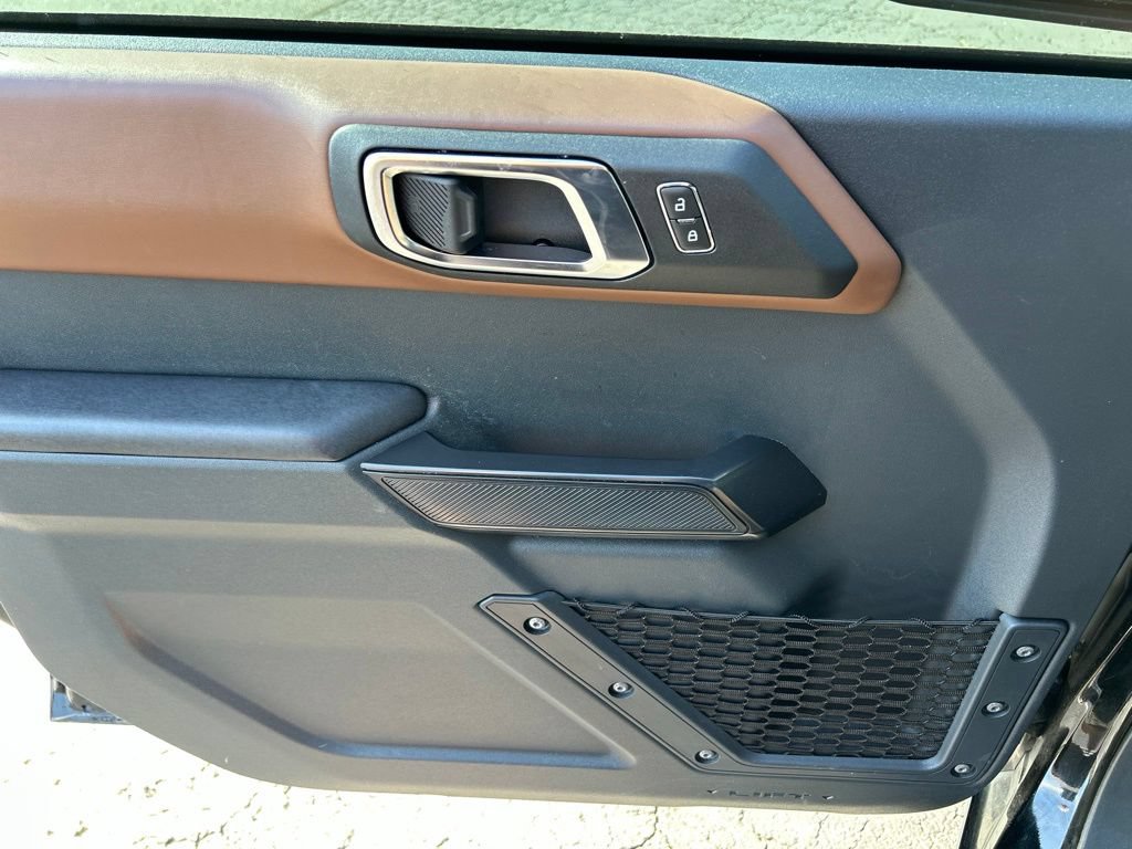 Used 2024 Ford Bronco Outer Banks AWD/4WD image 15