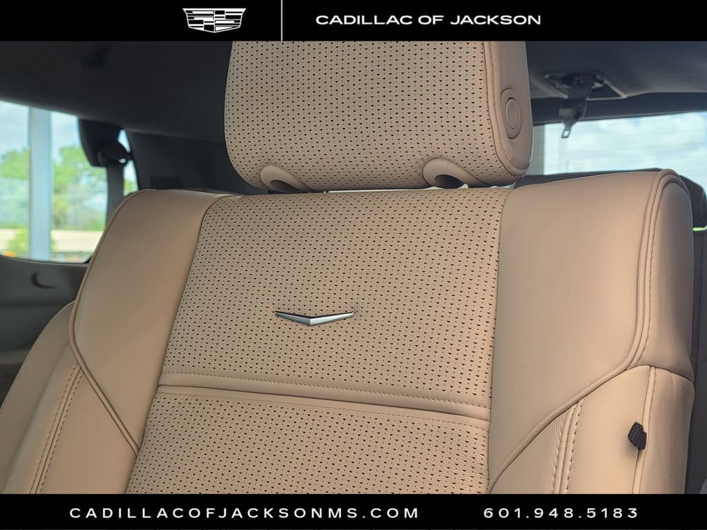 Certified 2026 Cadillac Escalade Platinum Sport w/ LPO, Floor Liner Package AWD/4WD image 23