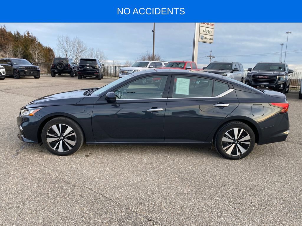 Used 2019 Nissan Altima 2.5 SV image 3