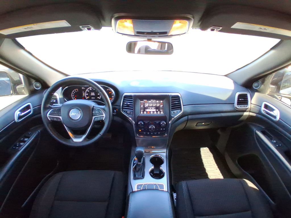 Used 2021 Jeep Grand Cherokee Laredo AWD/4WD image 11