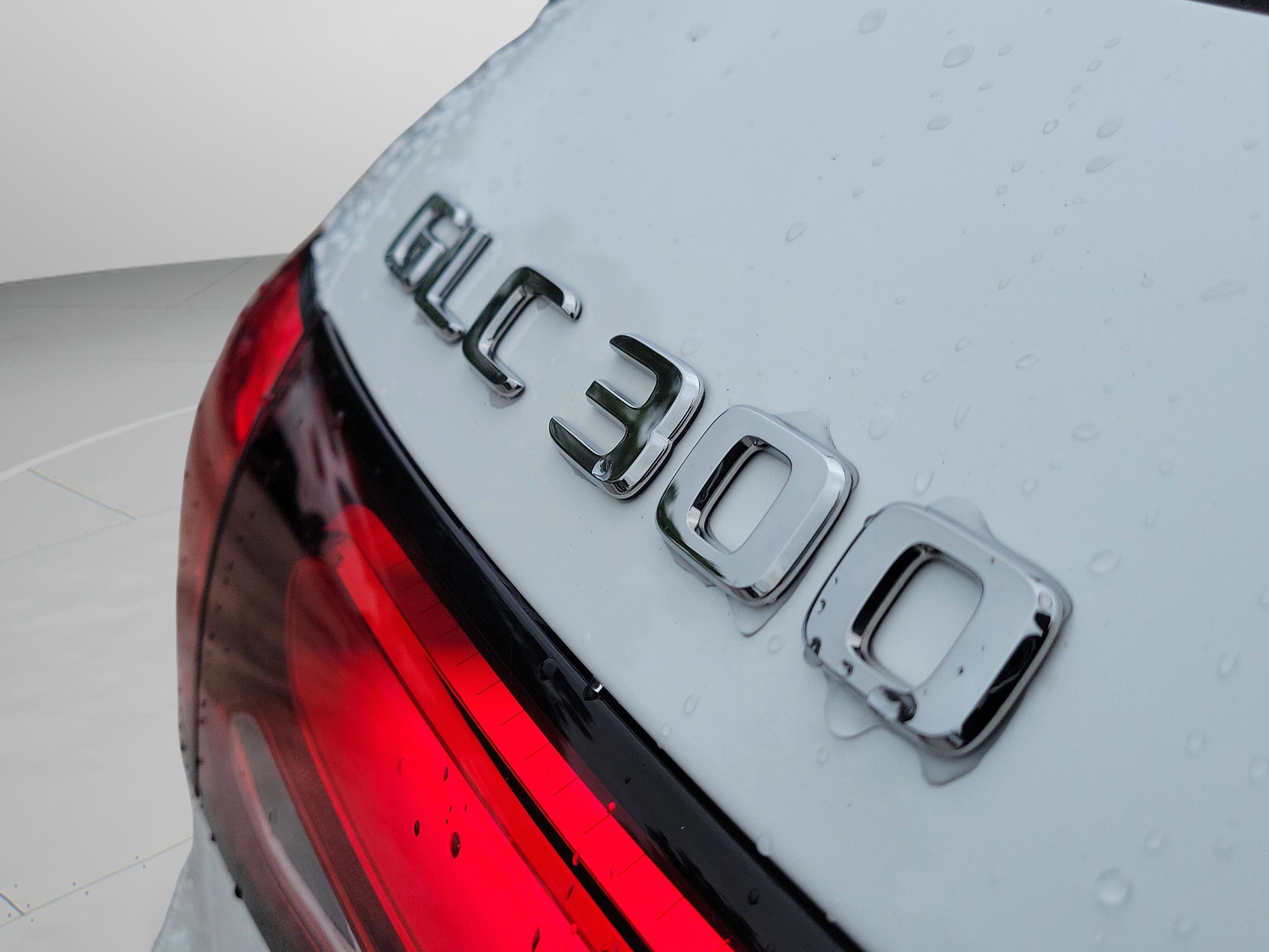 Used 2025 Mercedes-Benz GLC 300 image 6