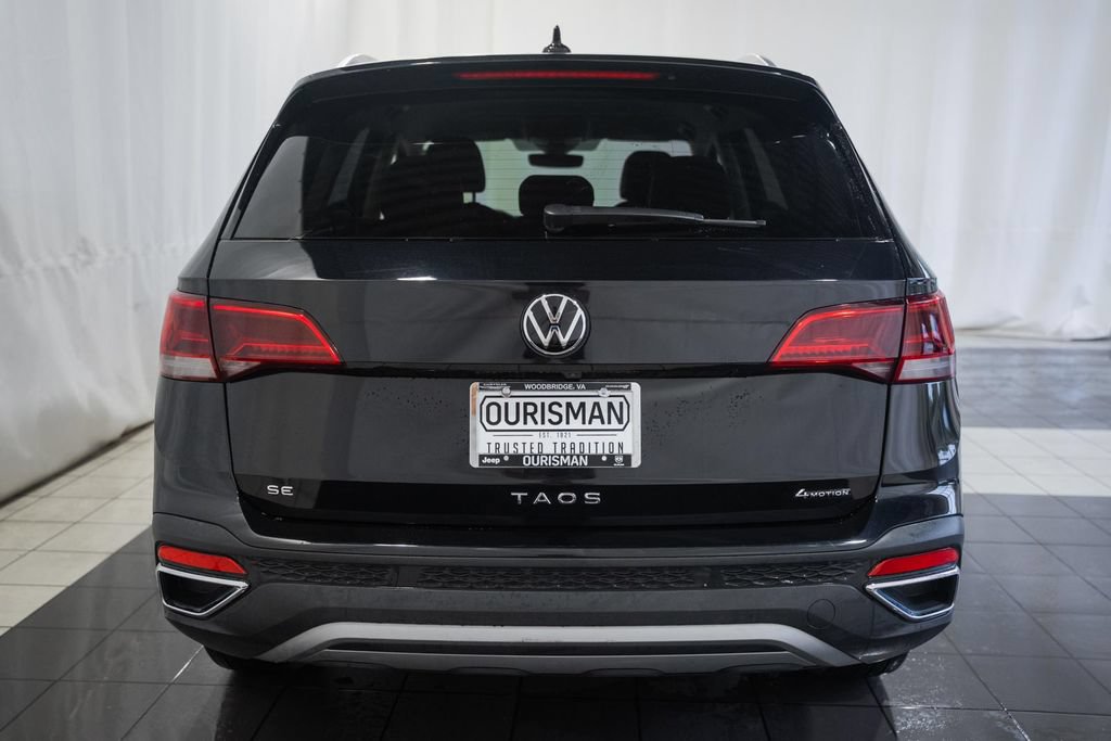 Used 2023 Volkswagen Taos SE w/ Black Wheel Package AWD/4WD image 5