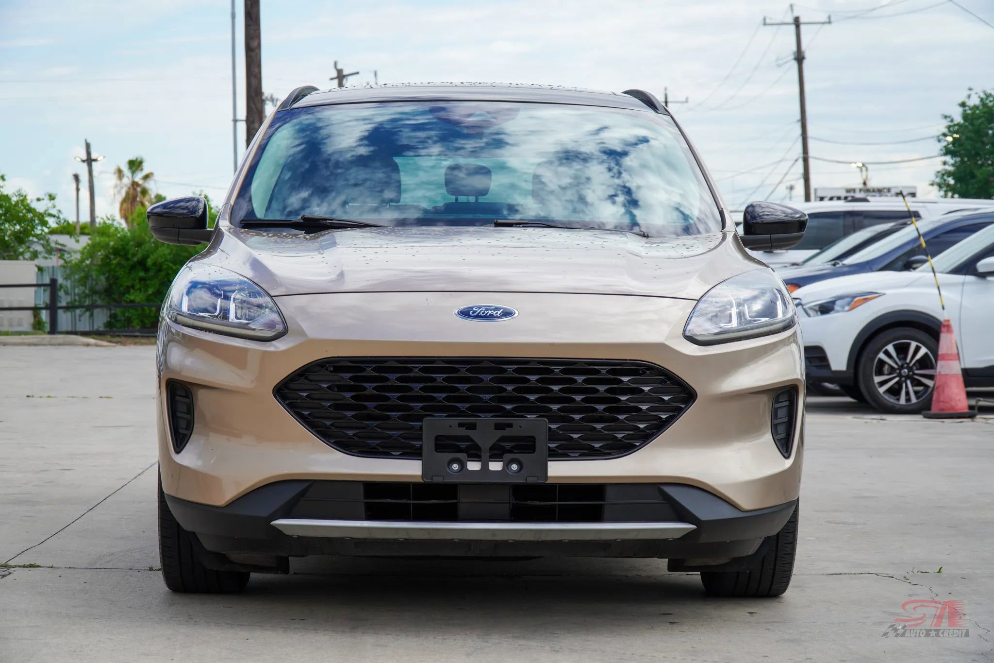 Used 2020 Ford Escape SE Sport image 2