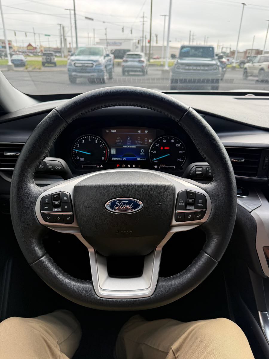 Used 2023 Ford Explorer XLT w/ Equipment Group 202A AWD/4WD image 10