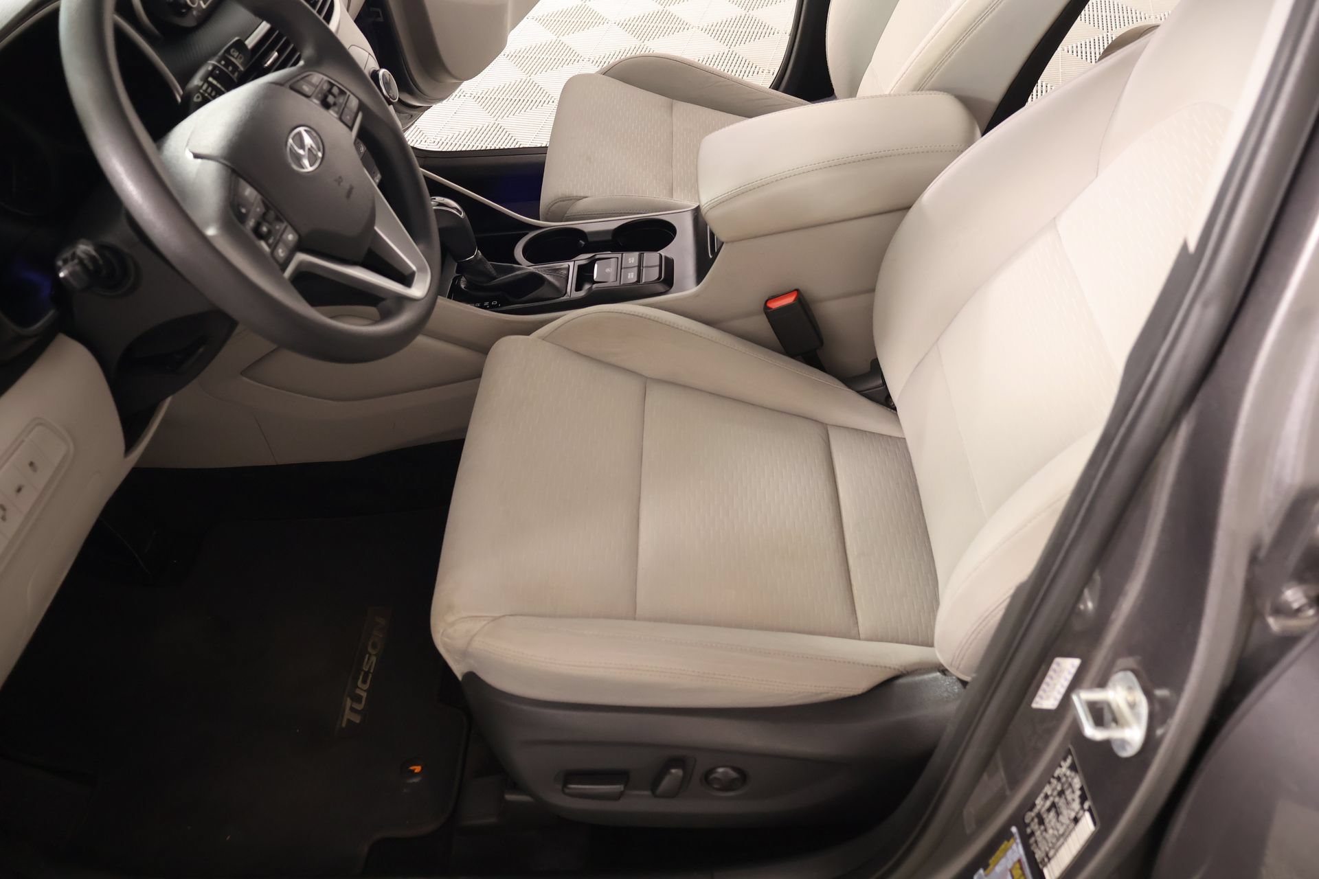 Used 2020 Hyundai Tucson Value FWD image 11