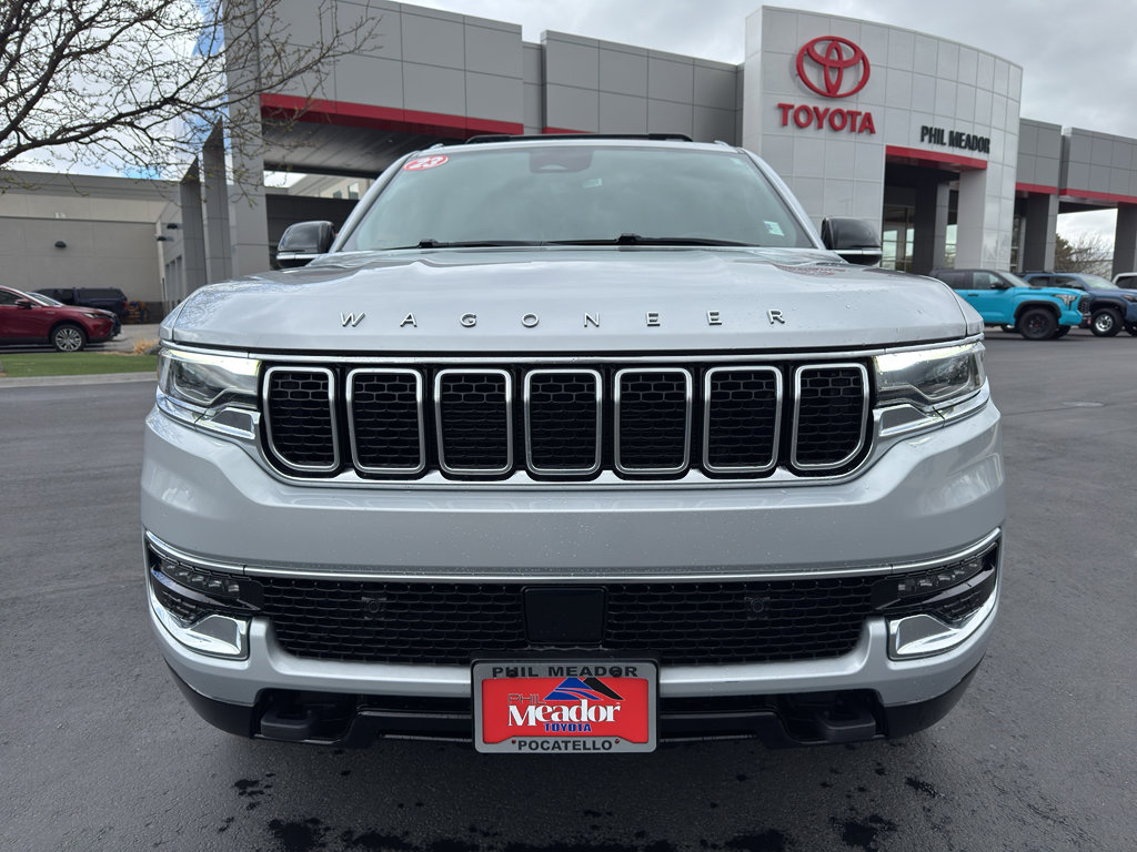 Used 2023 Jeep Wagoneer 4WD image 6
