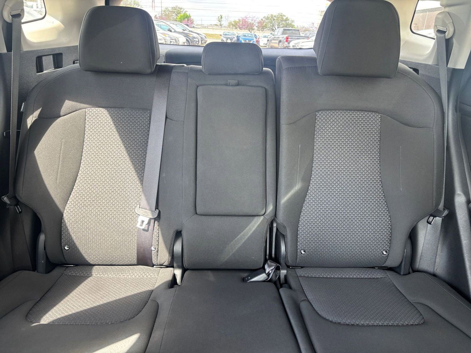 Used 2025 Kia Sportage LX image 37