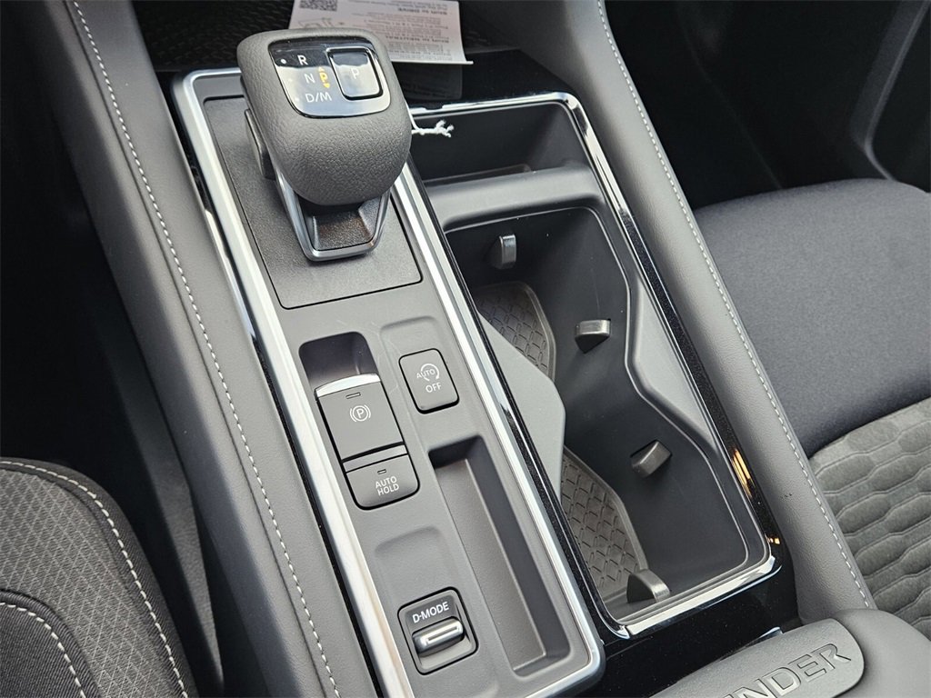 New 2025 Nissan Pathfinder SV image 24