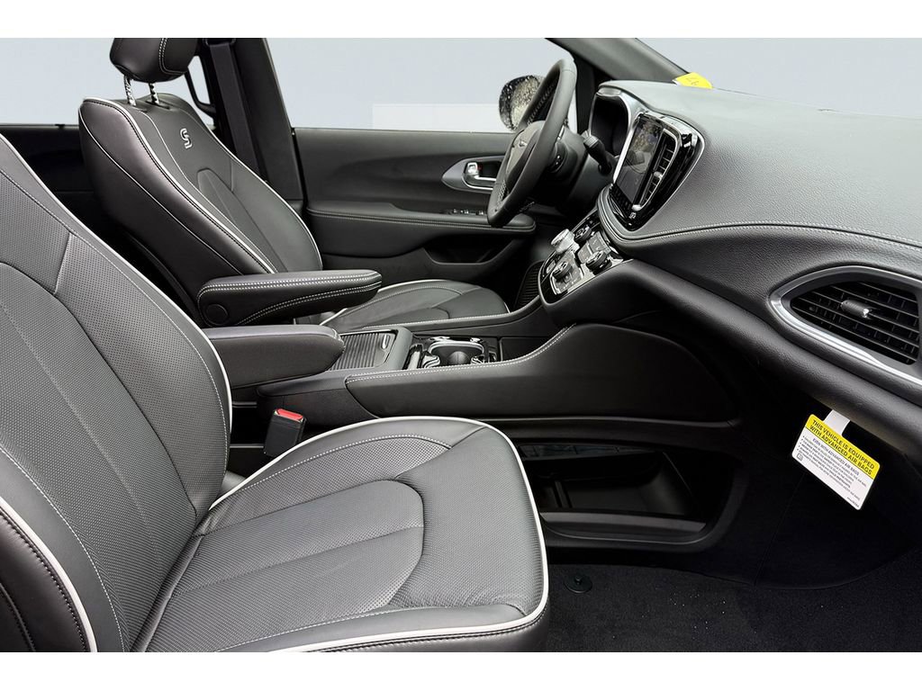 New 2026 Chrysler Pacifica Limited w/ S Appearance Package image 22