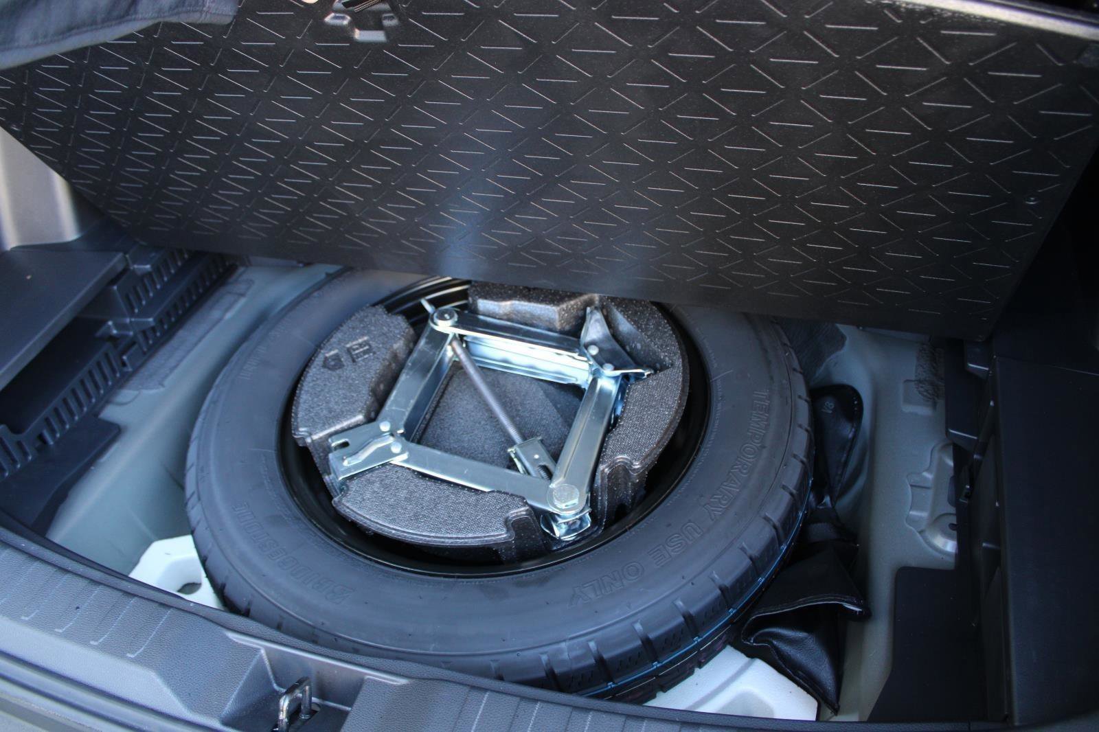 Used 2021 Toyota RAV4 AWD Hybrid image 31